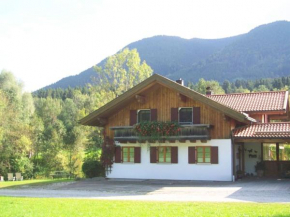 Alluring Apartment in Bad Kohlgrub with Private Garden